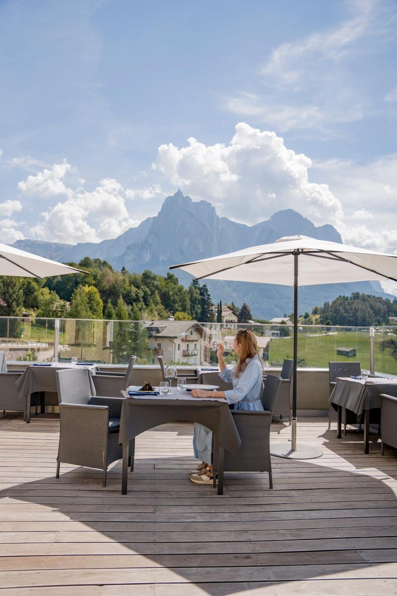 Hotel Alpenflora Castelrotto Exteriör bild